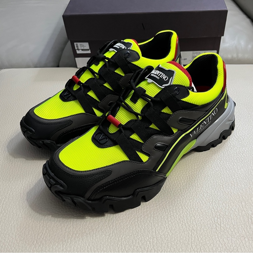 NWB - Valentino Garavani Climber Mesh Men’s Sneaker- Made in Italy - EU 42/US 9